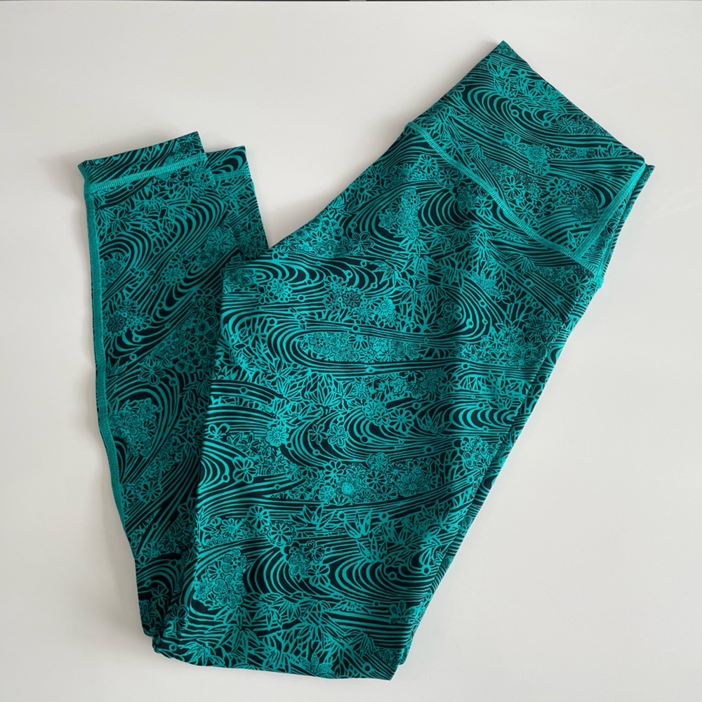 Lululemon size 10 wunder under 28” legging